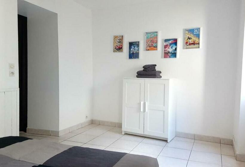 Charmante Maison Dans Petite Citée De Caractère 13km Du Zoo