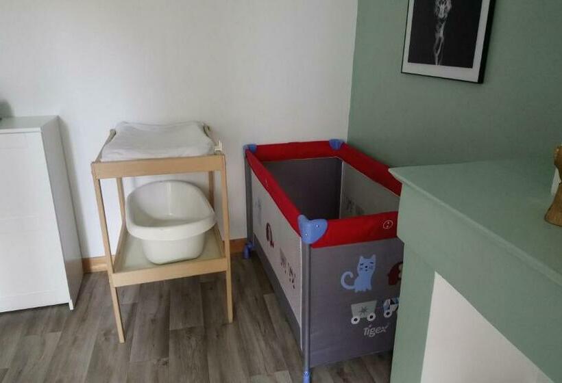 Charmante Maison Dans Petite Citée De Caractère 13km Du Zoo