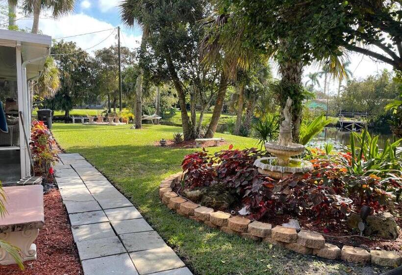 Cozy House 3 Large Bedrooms 3full Bath And King Beds