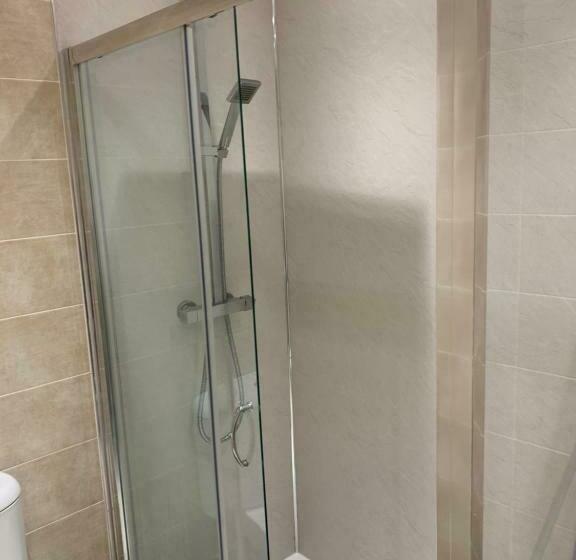 Dunfermline Gf Flat, 5 Min Walk To Train St. And High St