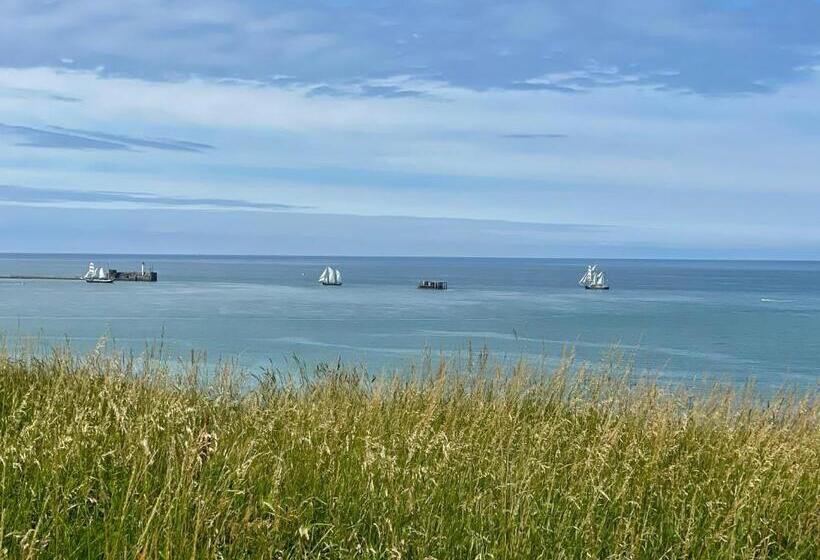 Entre Mer Et Commerces
