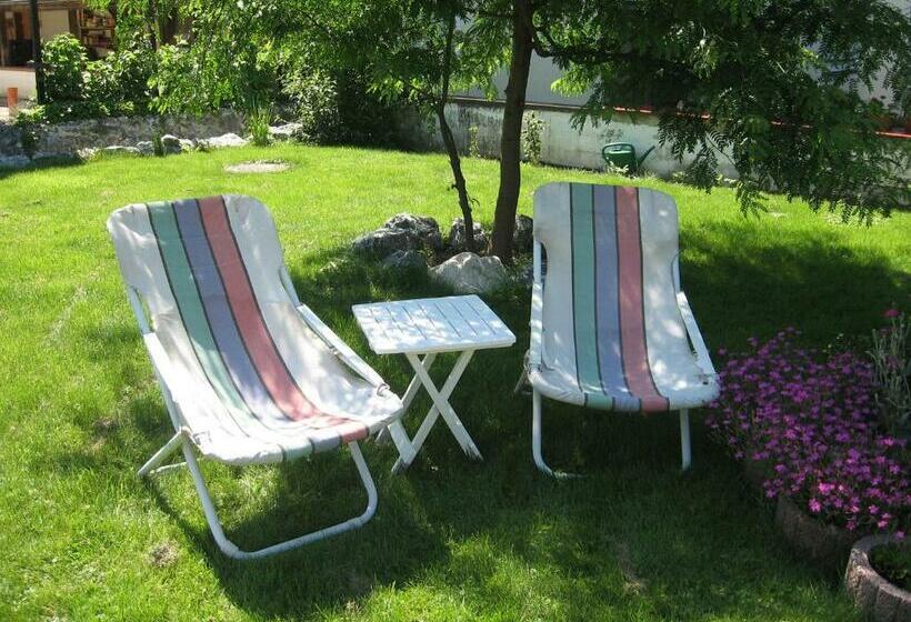 Gemütliche Souterrain Einliegerwohnung In Zentraler Lage Mit Vielen Extras