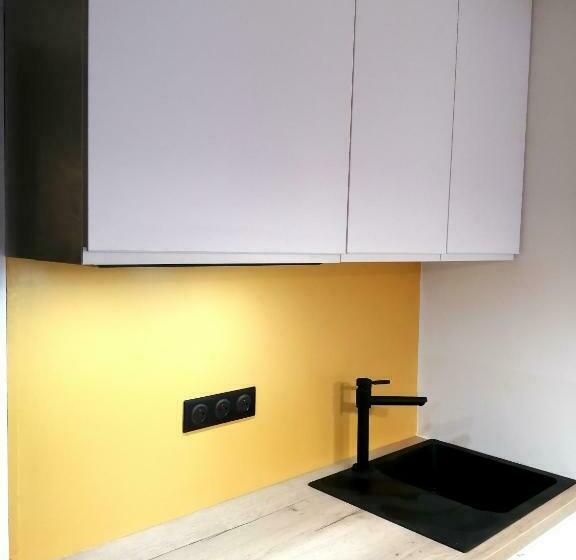 Le Petit Studio   15 M2   Centre Ville   Sorgue à 50 M