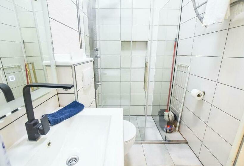 Riverside Apartment In Downtown