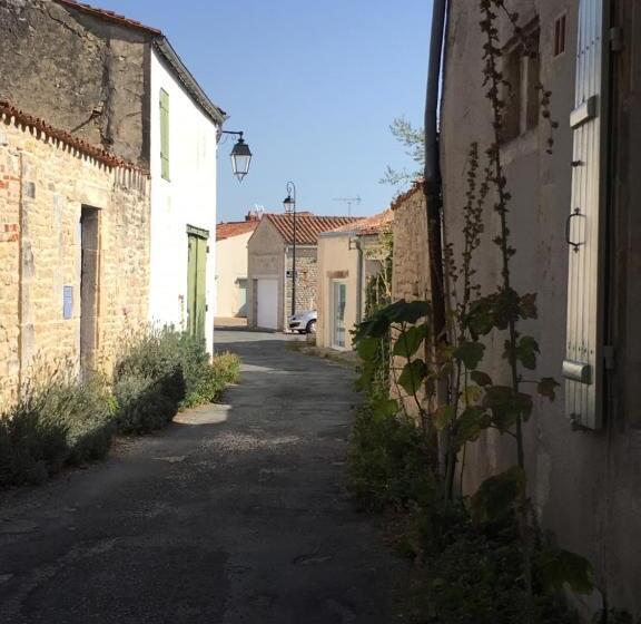 Studio 35m2 Dans Joli Village Proche Mer