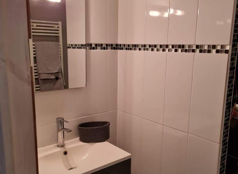 Studio 35m2 Dans Joli Village Proche Mer