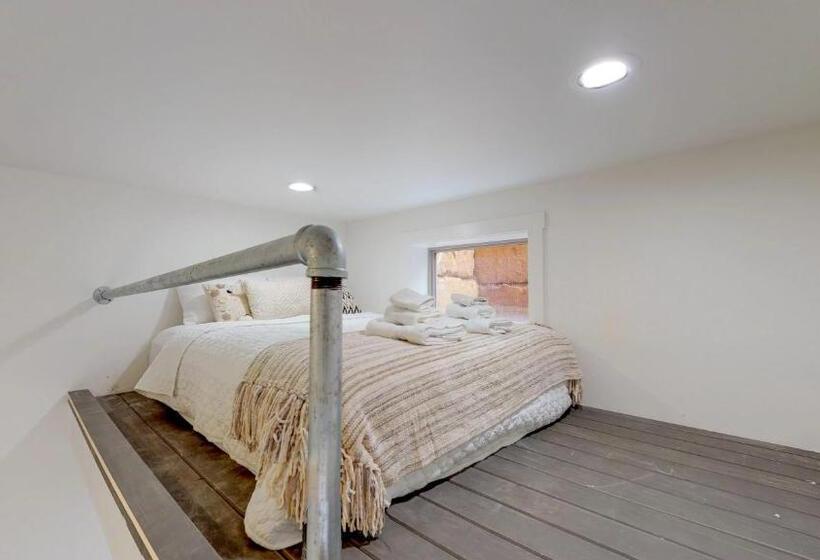 Upstream Bachelorette