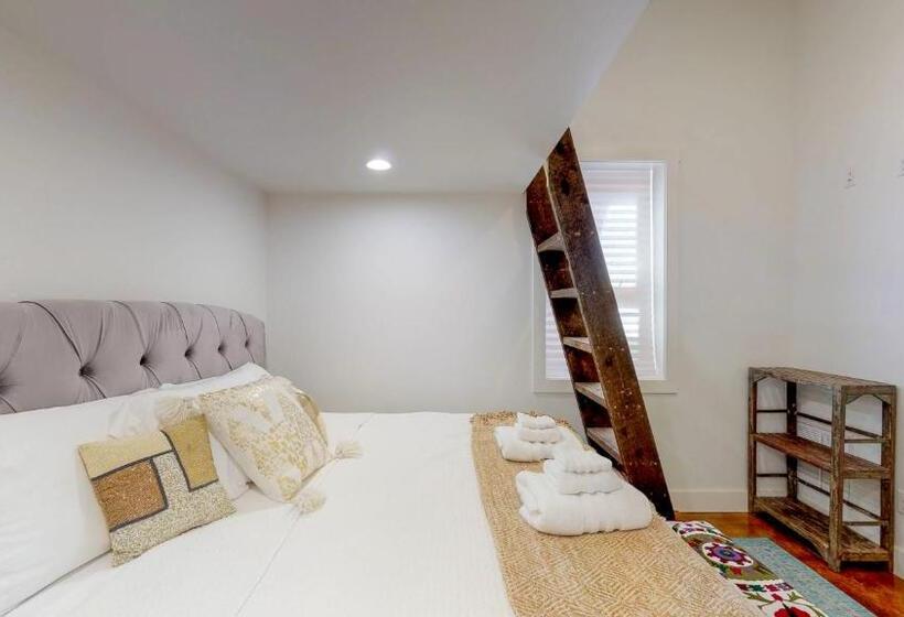 Upstream Bachelorette