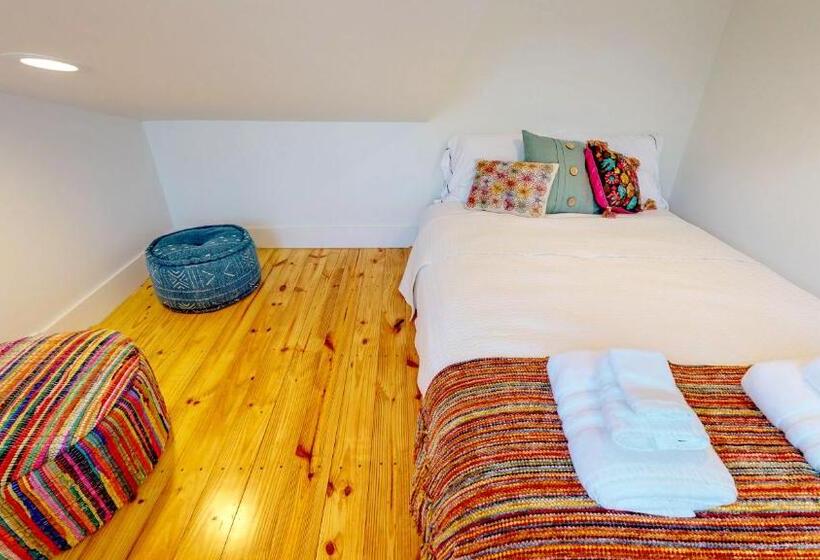 Upstream Bachelorette