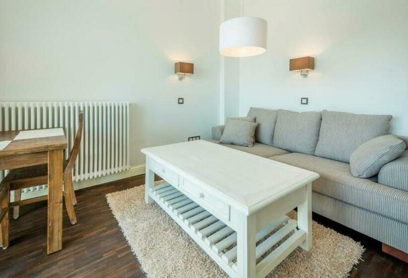 Villa Anker 1 Etage   Links