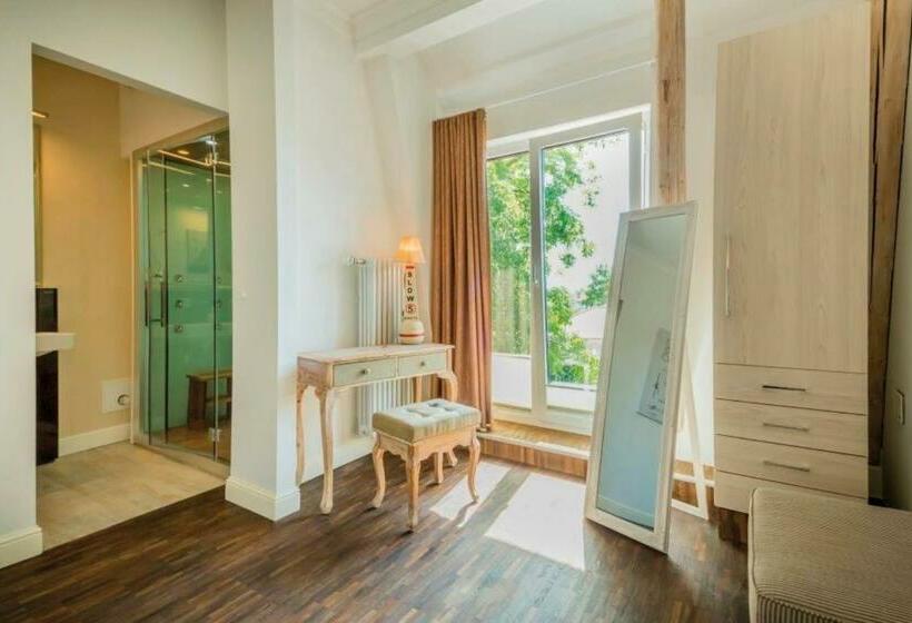 Villa Anker 1 Etage   Links