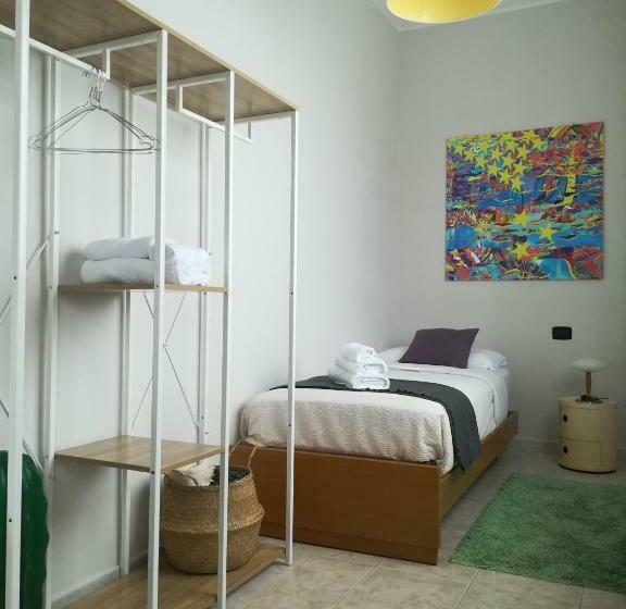 Yellow House Cir 12040