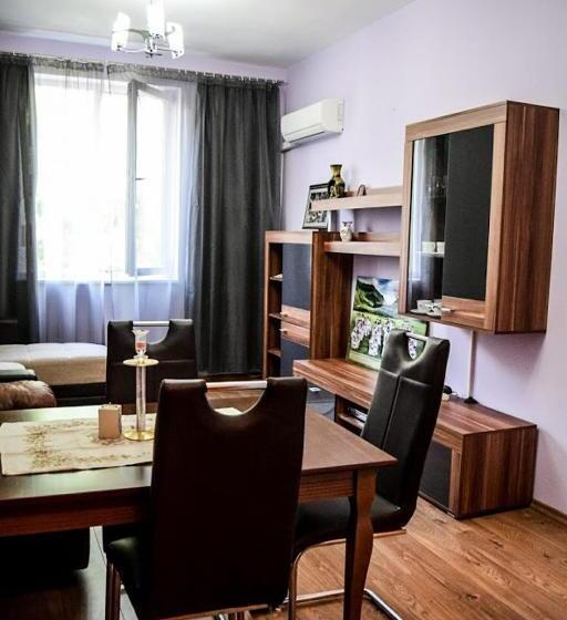 булевард „демокрация“ апартамент златна рибка