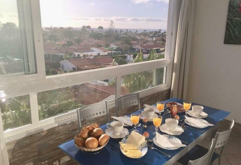 5 Min Walk From Yumbo! 417