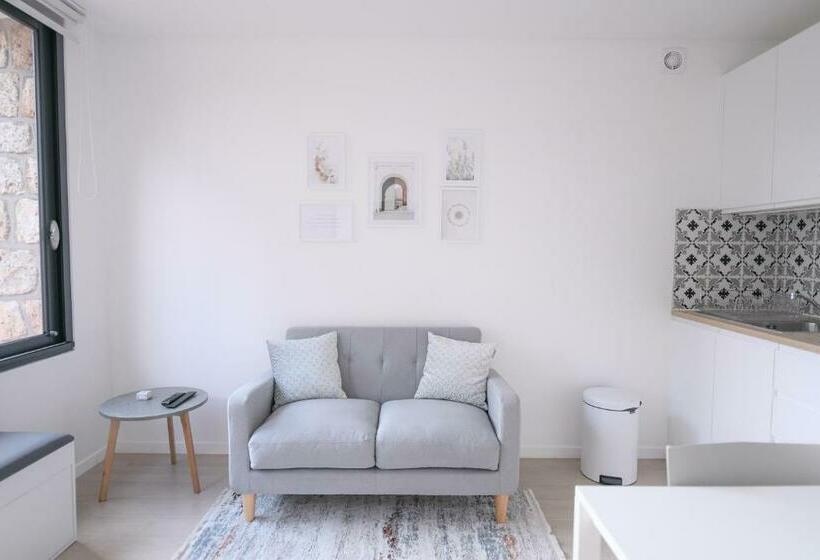 A La Meulière D Orsay, Vue Sur La Vallée, Au Calme