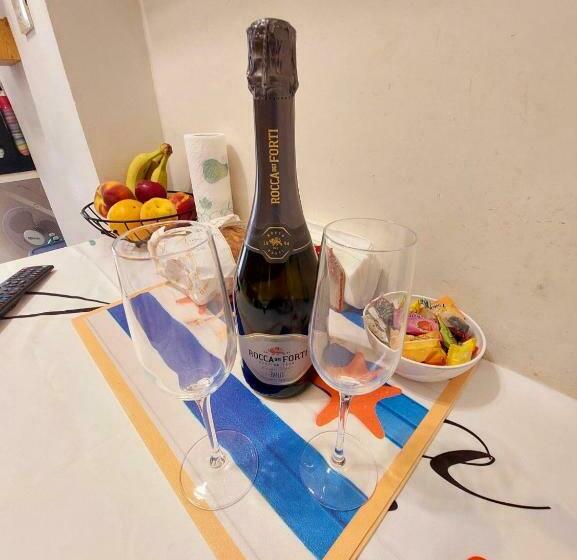 Whole Flat Close Beach Breakfast Kitchen Air Conditioning Laundry Shuttle Airport Wi Fi Car Parking