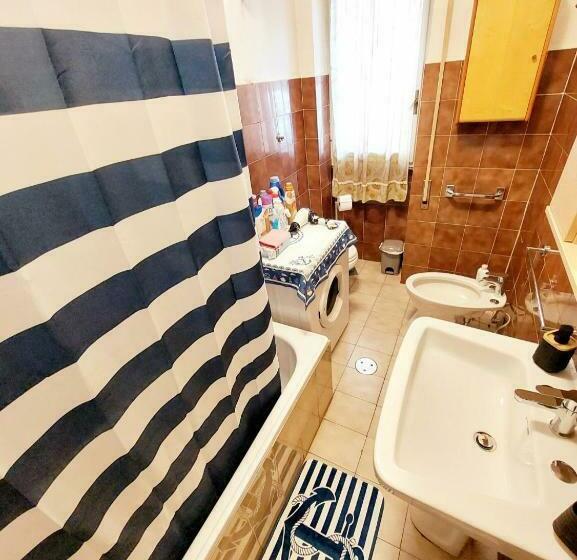 Whole Flat Close Beach Breakfast Kitchen Air Conditioning Laundry Shuttle Airport Wi Fi Car Parking