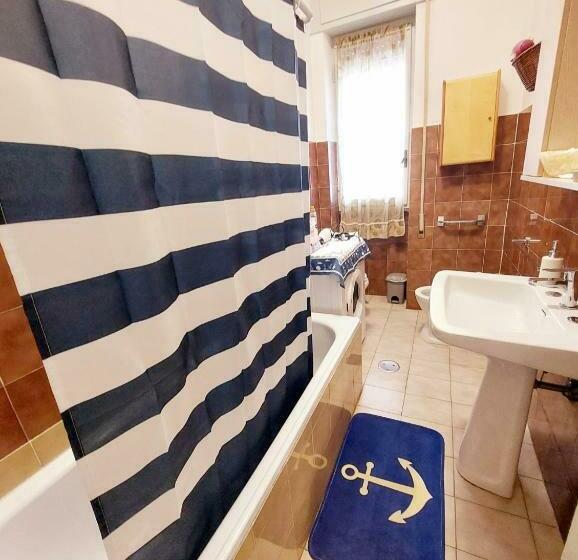 Whole Flat Close Beach Breakfast Kitchen Air Conditioning Laundry Shuttle Airport Wi Fi Car Parking