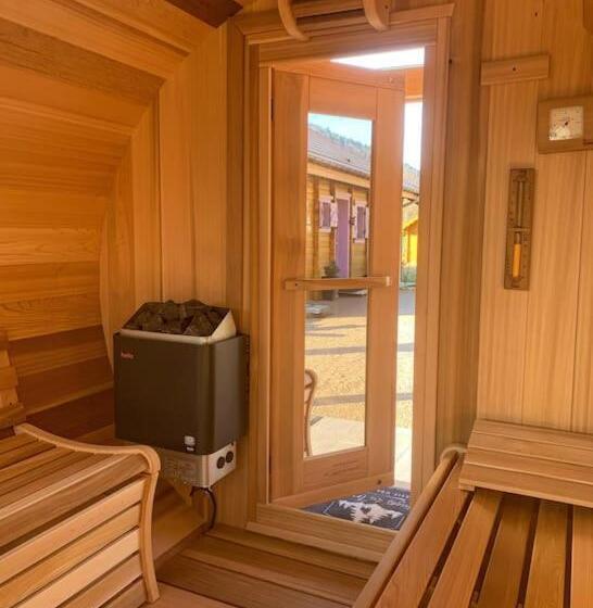 Chalet Le Familial   Spa & Sauna   Serviettes   Peignoirs   Lits Faits   Ménage Inclus