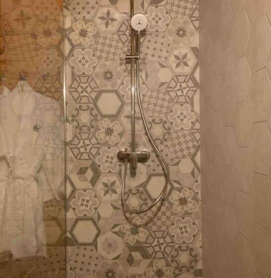 Chalet Le Familial   Spa & Sauna   Serviettes   Peignoirs   Lits Faits   Ménage Inclus