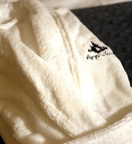 Chalet Le Familial   Spa & Sauna   Serviettes   Peignoirs   Lits Faits   Ménage Inclus