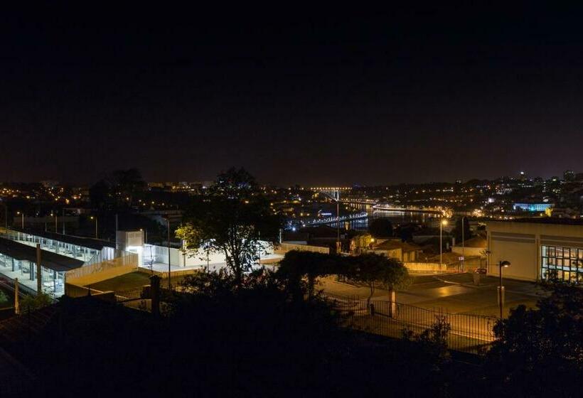 Lovely Flat With Charming Terrace By Host Wise