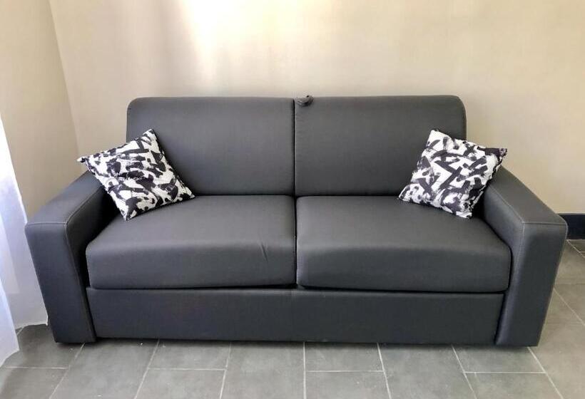 Spacieux, Climatisé, Quartier Calme, Proche Château, Le Cocon De Joy