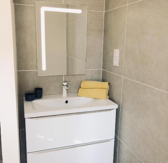 Spacieux, Climatisé, Quartier Calme, Proche Château, Le Cocon De Joy