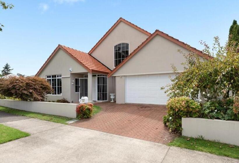 Tauranga City Cbd 5th Ave Elegant Entire Home