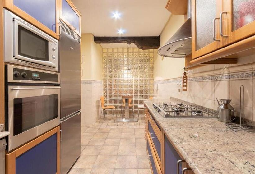 Casco Viejo Tradición Pinchos Y Gastronomía