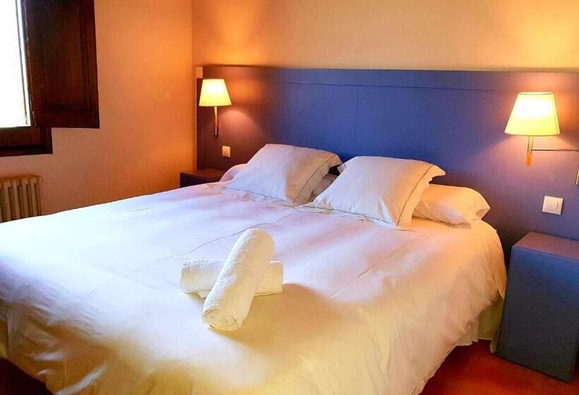 Casa Rural Con Jardín Privado