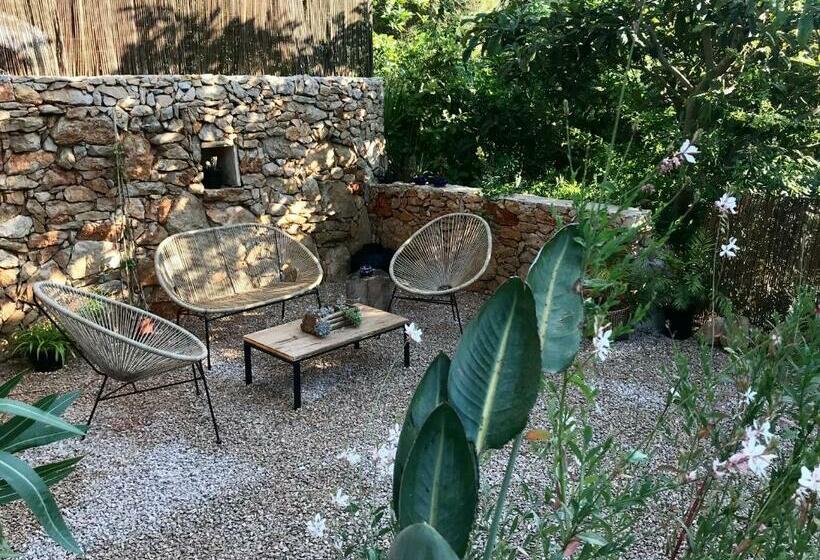 Cosy Studio With Garden And Free Parking   La Turbie