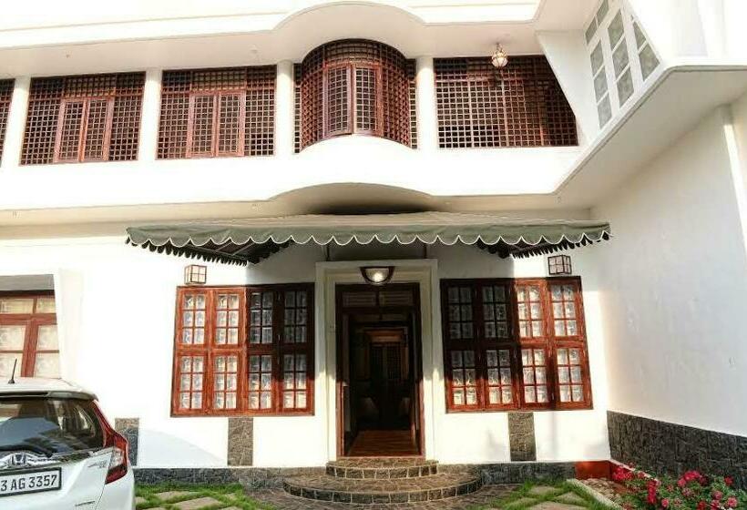 Kaithara Heritage Home Stay  Evergreen Home