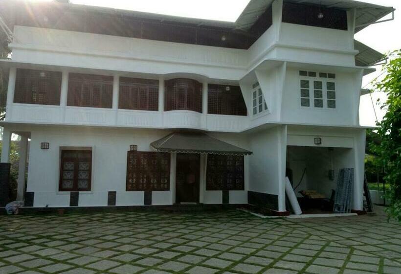 Kaithara Heritage Home Stay  Evergreen Home