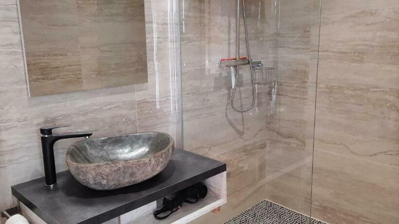 Le Mas Des Souris Blondes