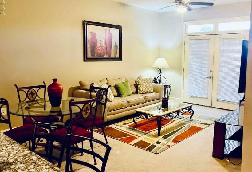 Midtown Oasis   Pool And Private Balcony