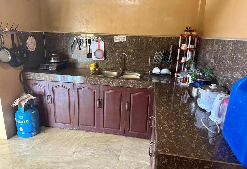 New Road Private Home