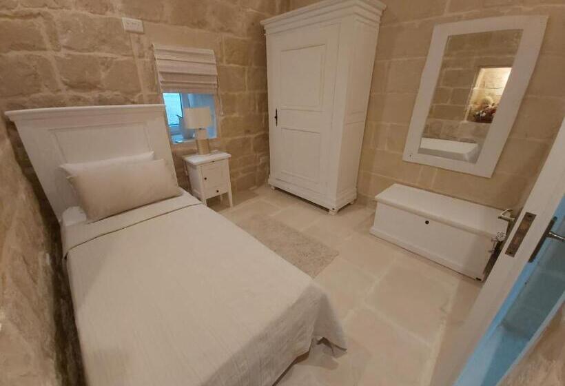 Beautifully Converted Farmhouse Villa In Gozo With Large Pool And Outdoor Area