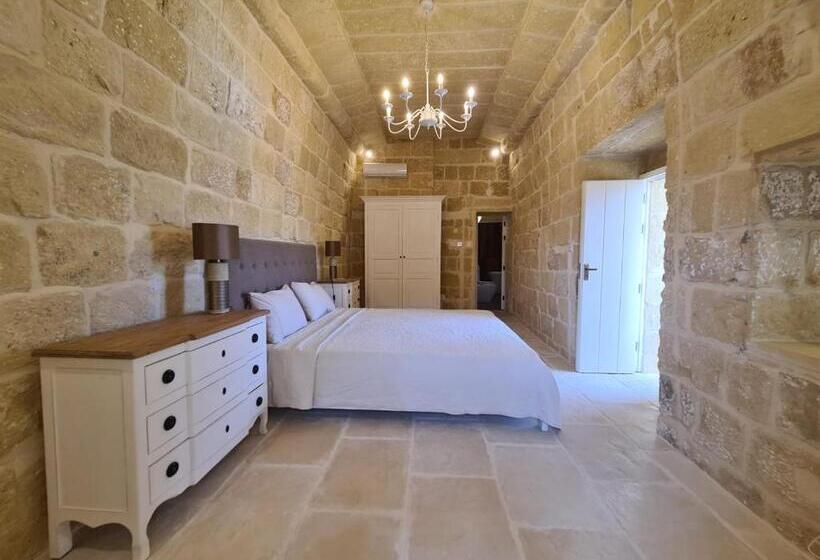 Beautifully Converted Farmhouse Villa In Gozo With Large Pool And Outdoor Area