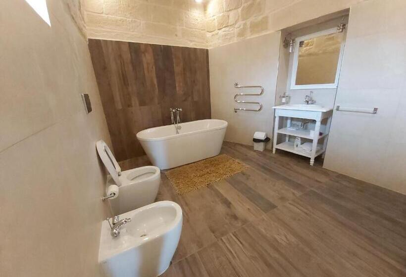 Beautifully Converted Farmhouse Villa In Gozo With Large Pool And Outdoor Area