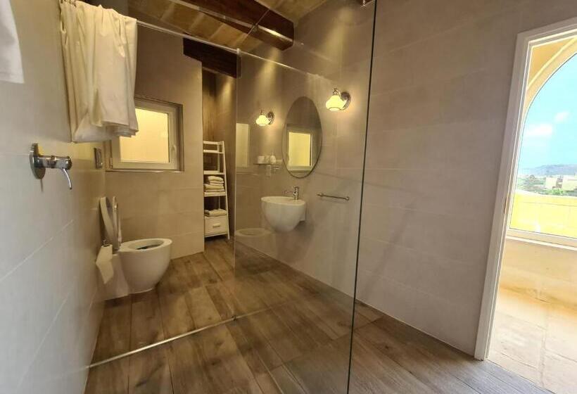 Beautifully Converted Farmhouse Villa In Gozo With Large Pool And Outdoor Area