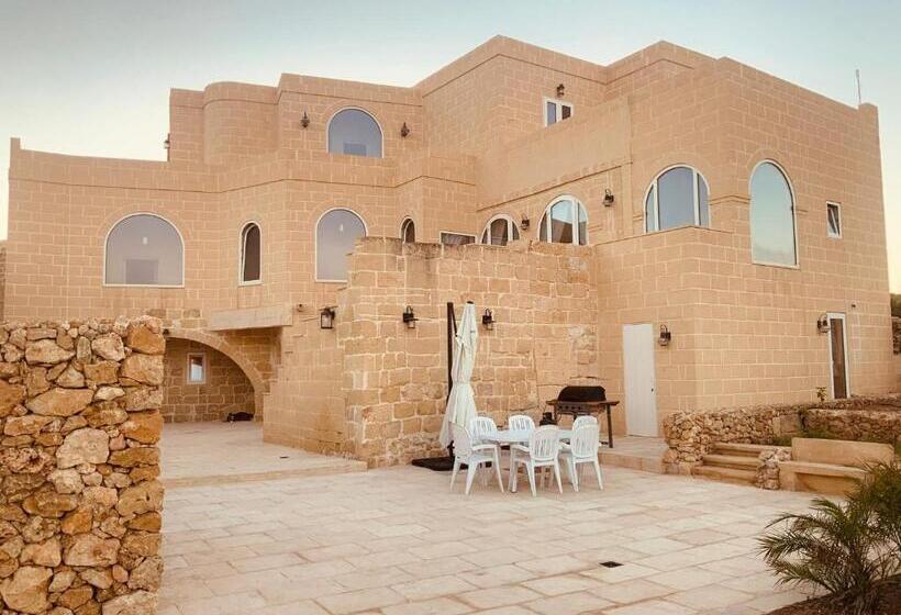 Beautifully Converted Farmhouse Villa In Gozo With Large Pool And Outdoor Area