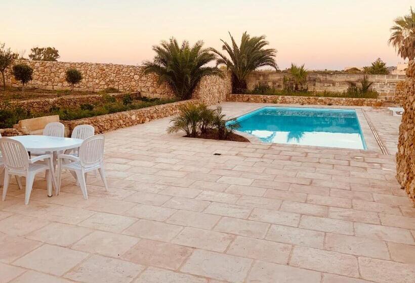 Beautifully Converted Farmhouse Villa In Gozo With Large Pool And Outdoor Area