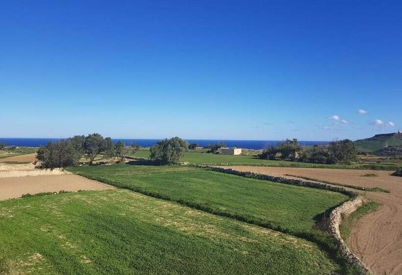 Beautifully Converted Farmhouse Villa In Gozo With Large Pool And Outdoor Area