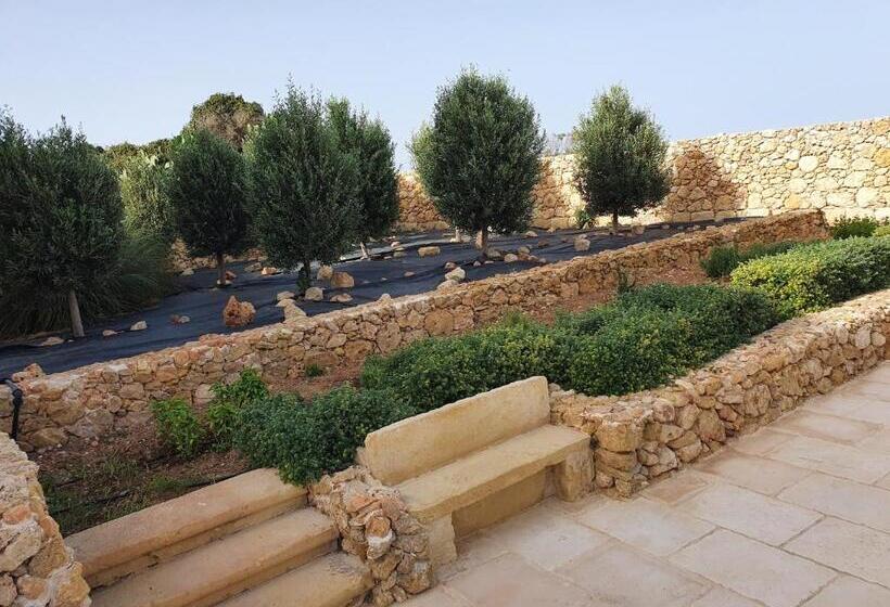 Beautifully Converted Farmhouse Villa In Gozo With Large Pool And Outdoor Area