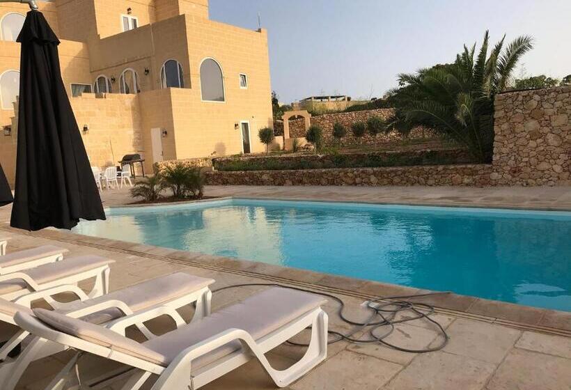 Beautifully Converted Farmhouse Villa In Gozo With Large Pool And Outdoor Area
