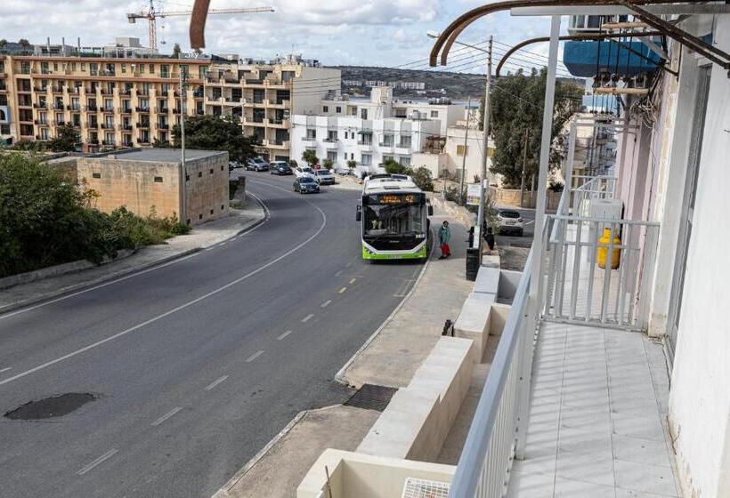 Seaside Flat With Scenic Country Views