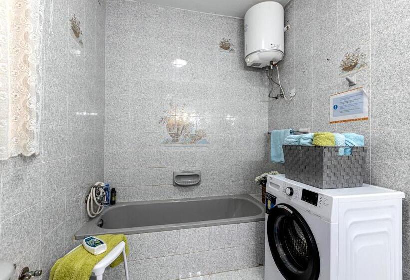 Seaside Flat With Scenic Country Views