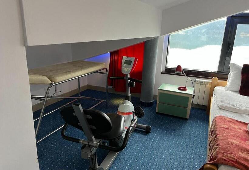 Vila Franceză   Cazare Cu Jacuzzi Pe Malul Lacului Colibița