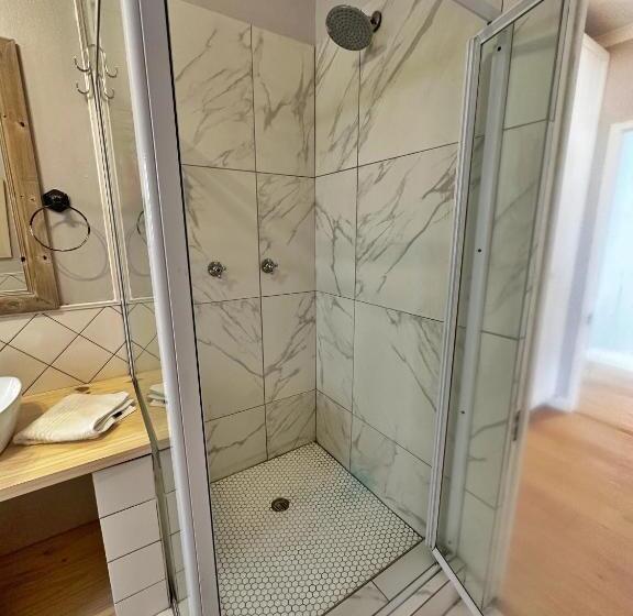 Camberley Wines   Luxury Accommodation